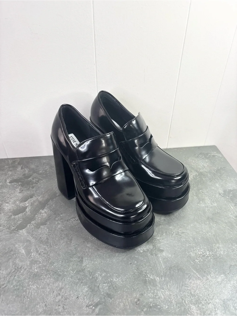 Steve Madden new box